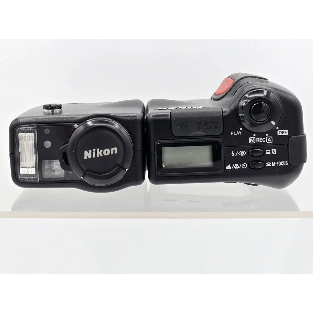 Nikon Coolpix 950 Digital Camera -‎ FOR PARTS NO POWER - Battery Corrosion